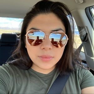 Meet your Posher, Andrea